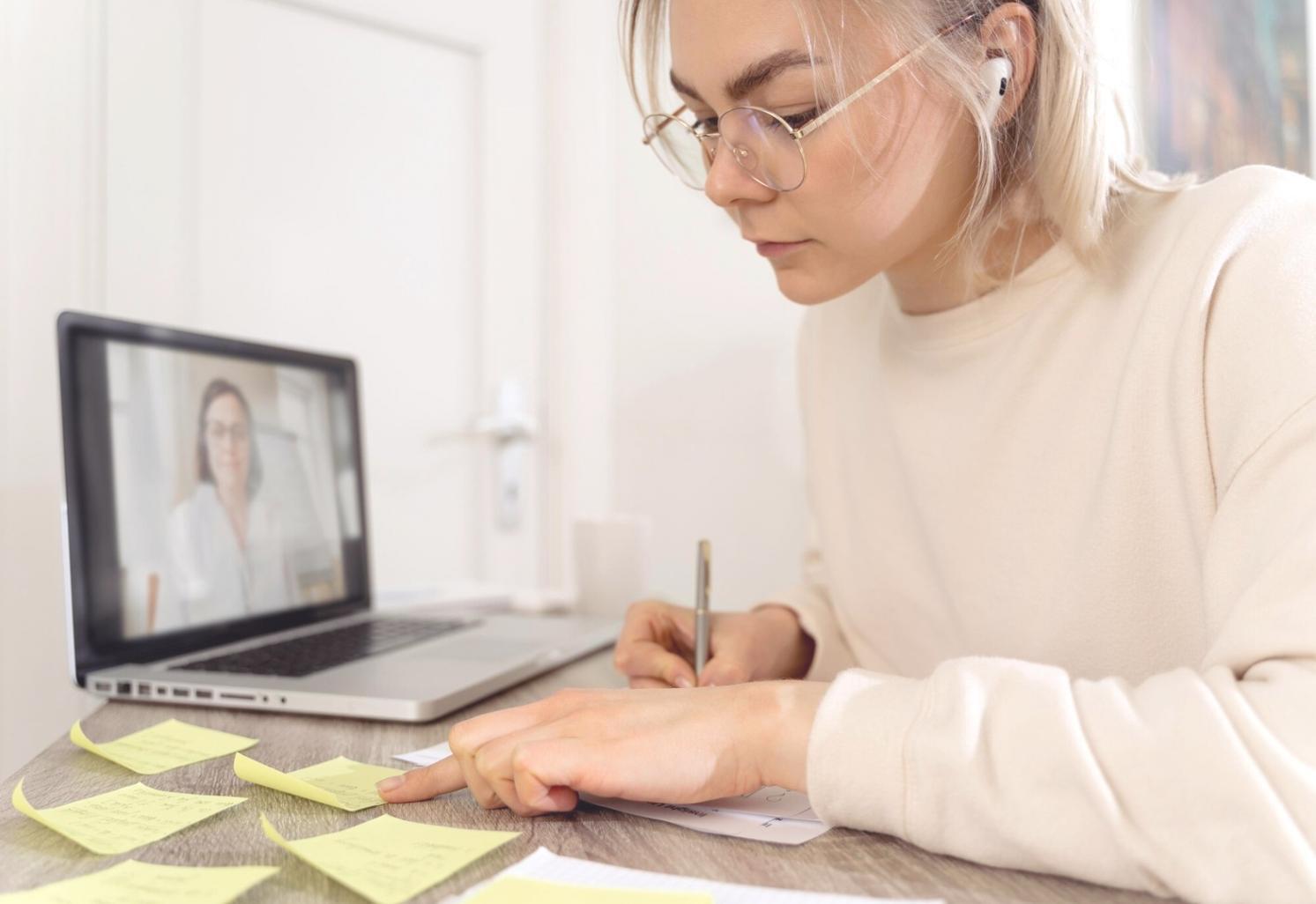 Professionelle Event-Budgetplanung mit Kalkulationstabellen und Finanzdiagrammen